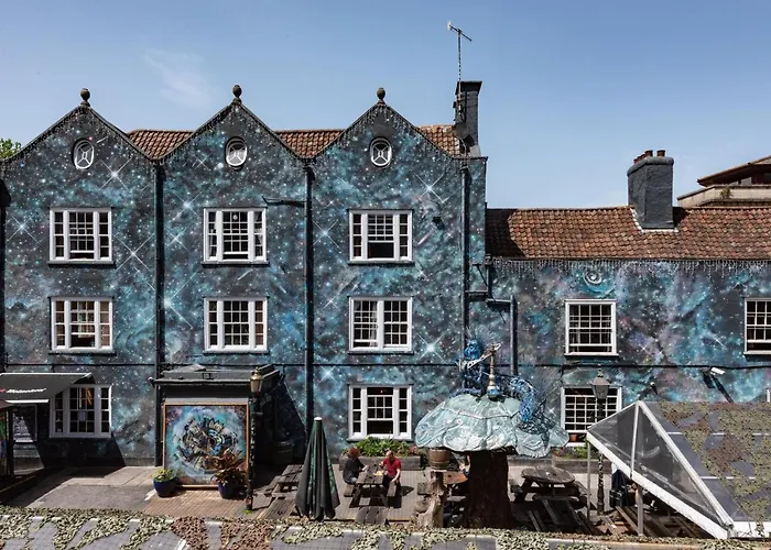 The Full Moon Backpackers Hostel